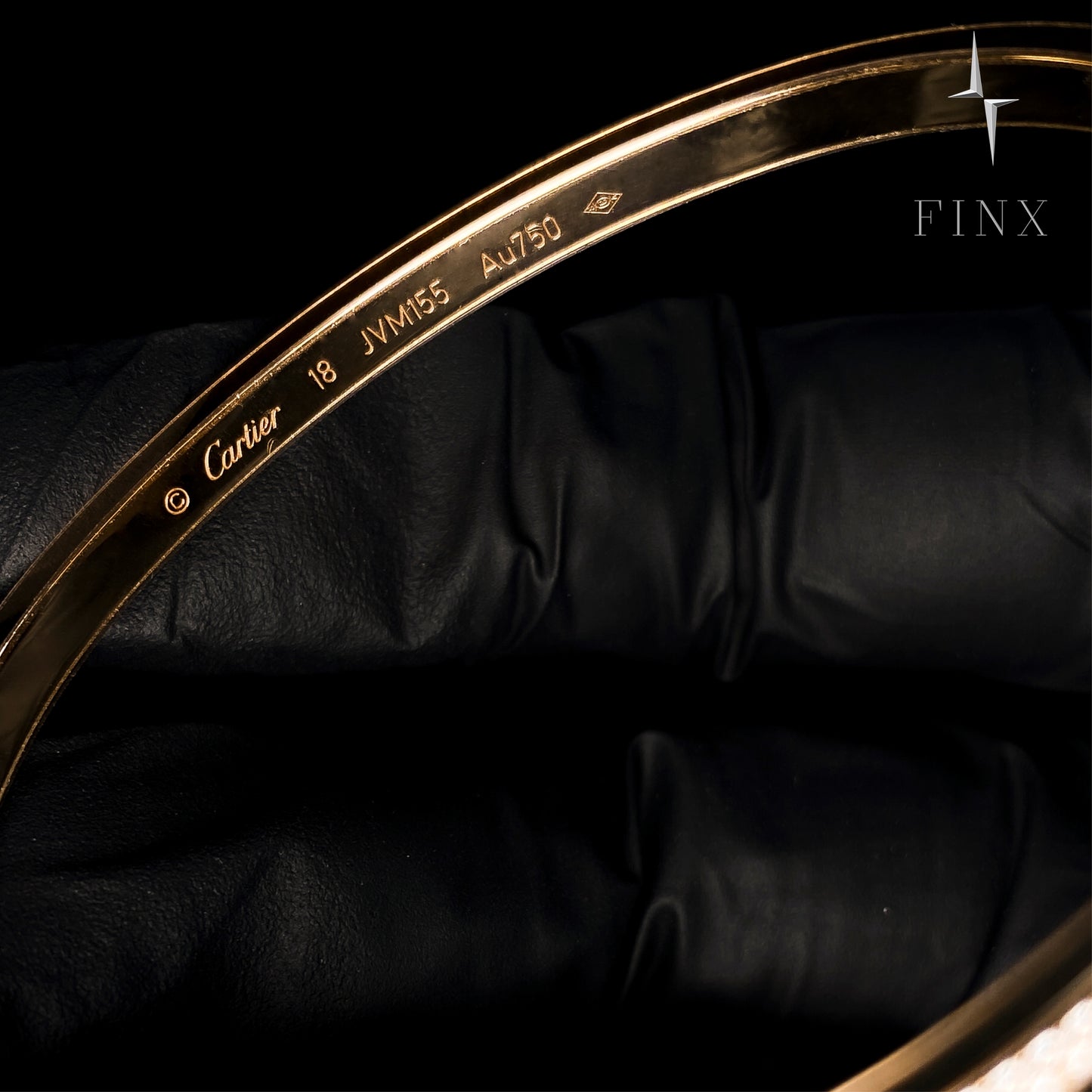 ชุดป้องกันสร้อยข้อมือ Cartier Love (ประดับเพชร)