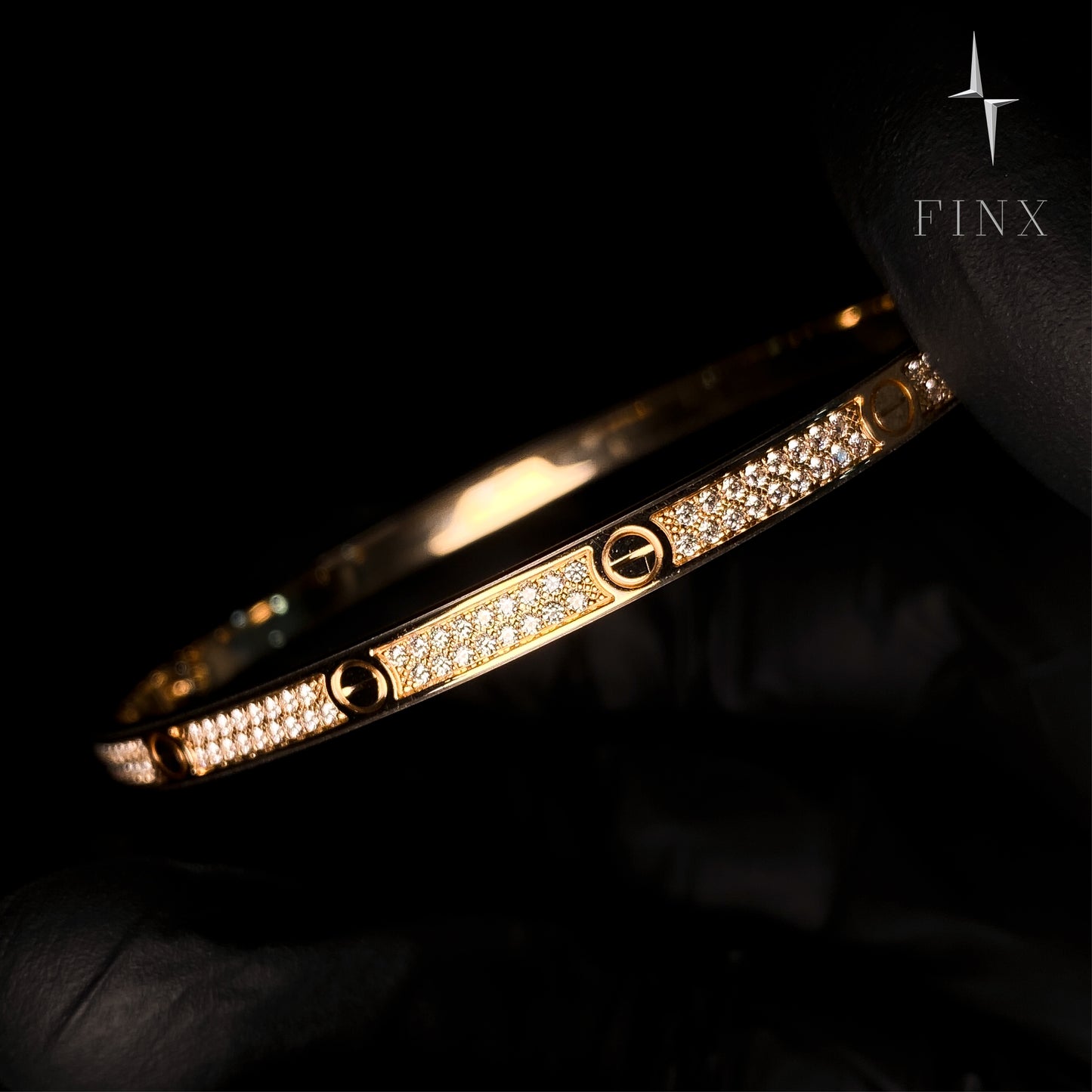 ชุดป้องกันสร้อยข้อมือ Cartier Love (ประดับเพชร)