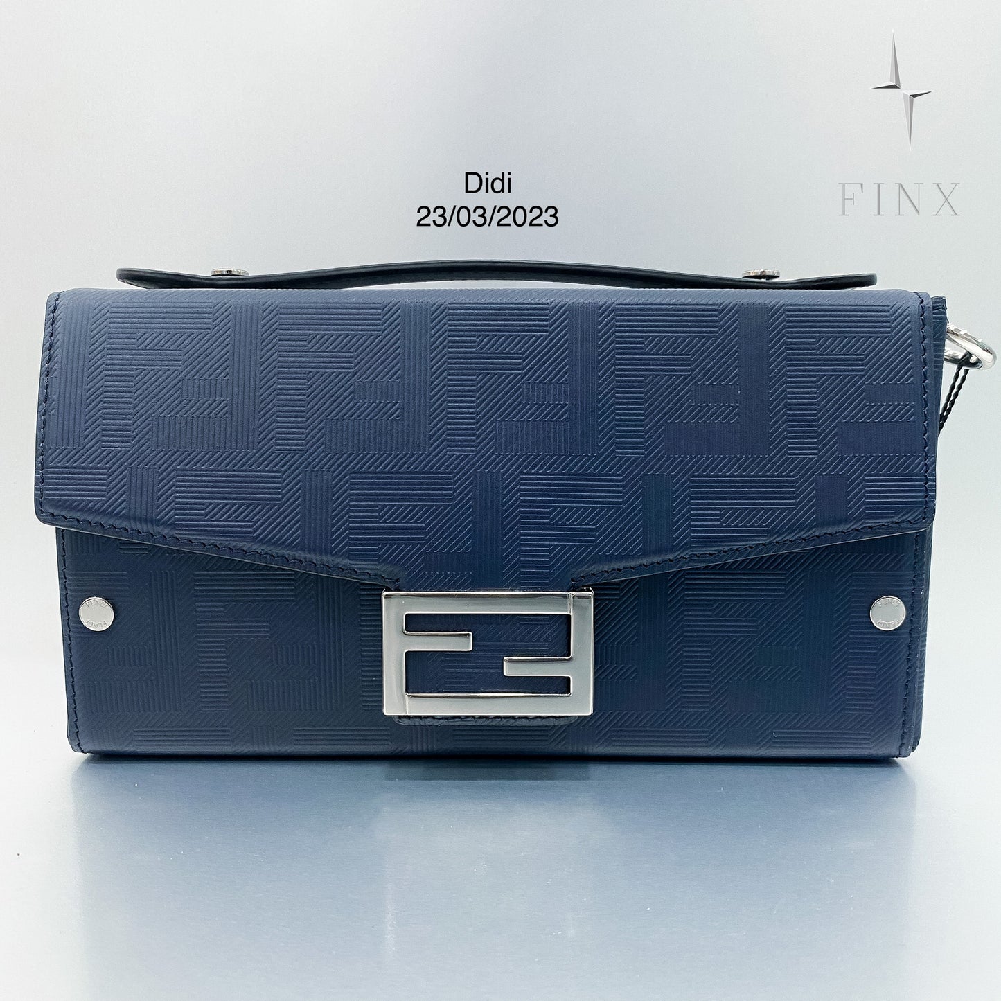 ชุดฟิล์มกันรอย Baguette Trunk แบบนุ่มของ Fendi