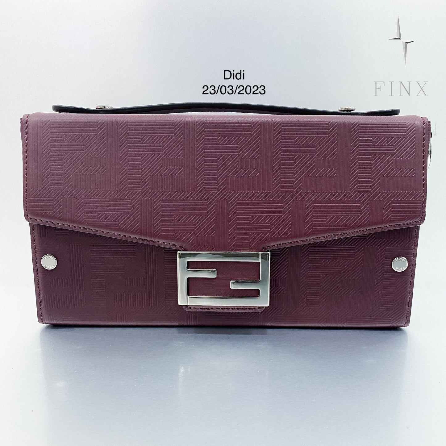 ชุดฟิล์มกันรอย Baguette Trunk แบบนุ่มของ Fendi