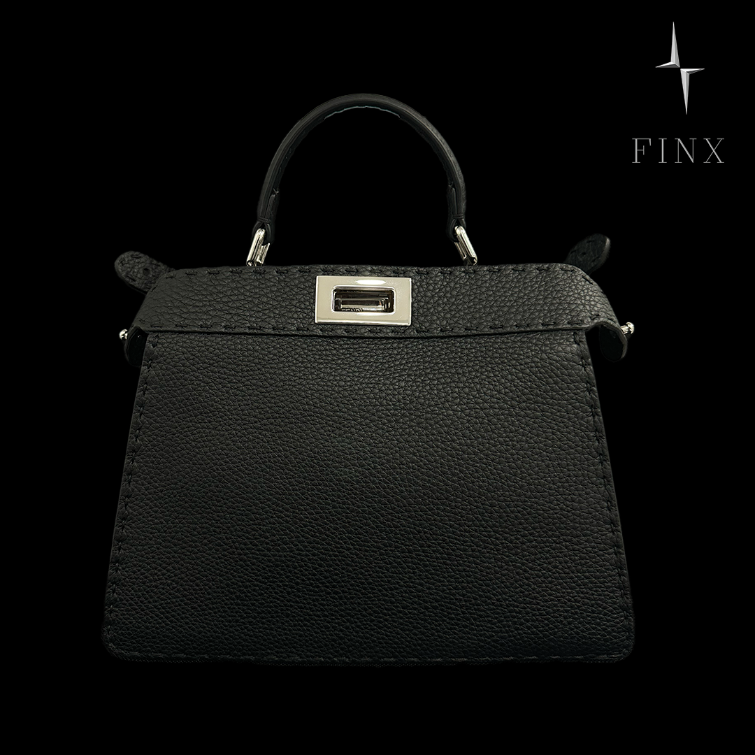 Fendi Peekaboo IseeU ชุดป้องกันขนาดกลาง