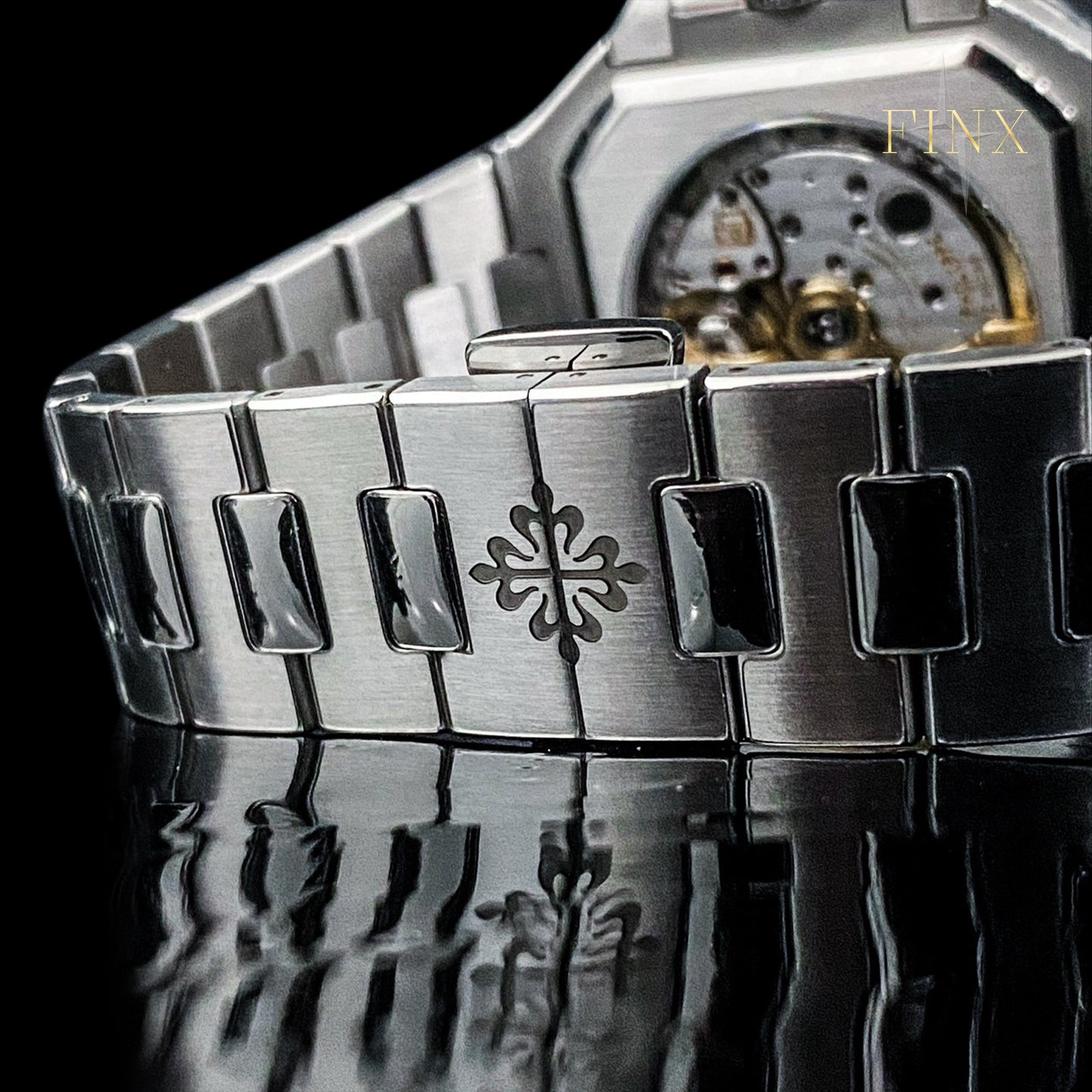 ชุดป้องกัน Patek Philippe Cubitus 5821-1A