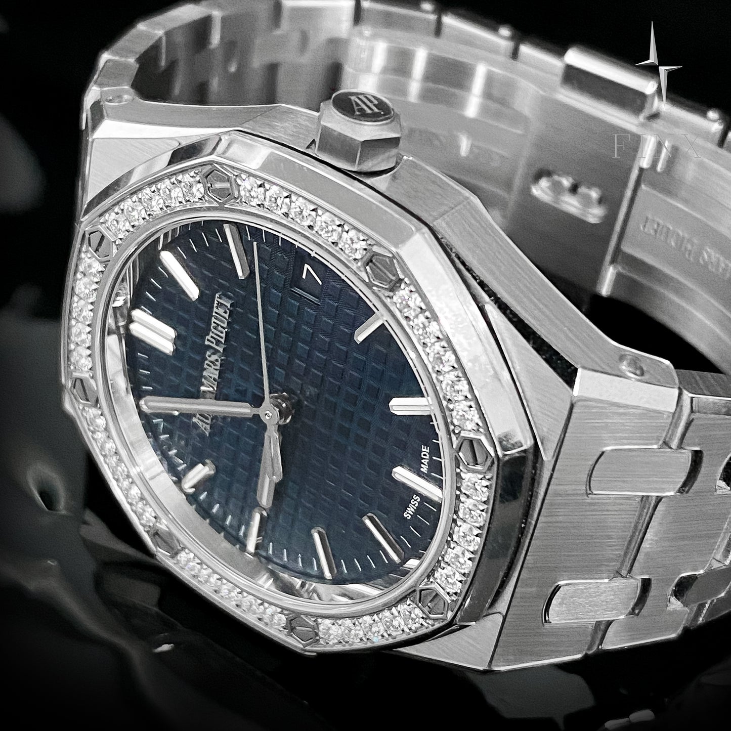 Audemars Piguet Royal Oak Selfwinding "50th Anniversary" 77451ST.ZZ.1361ST.04 ชุดฟิล์มกันรอย