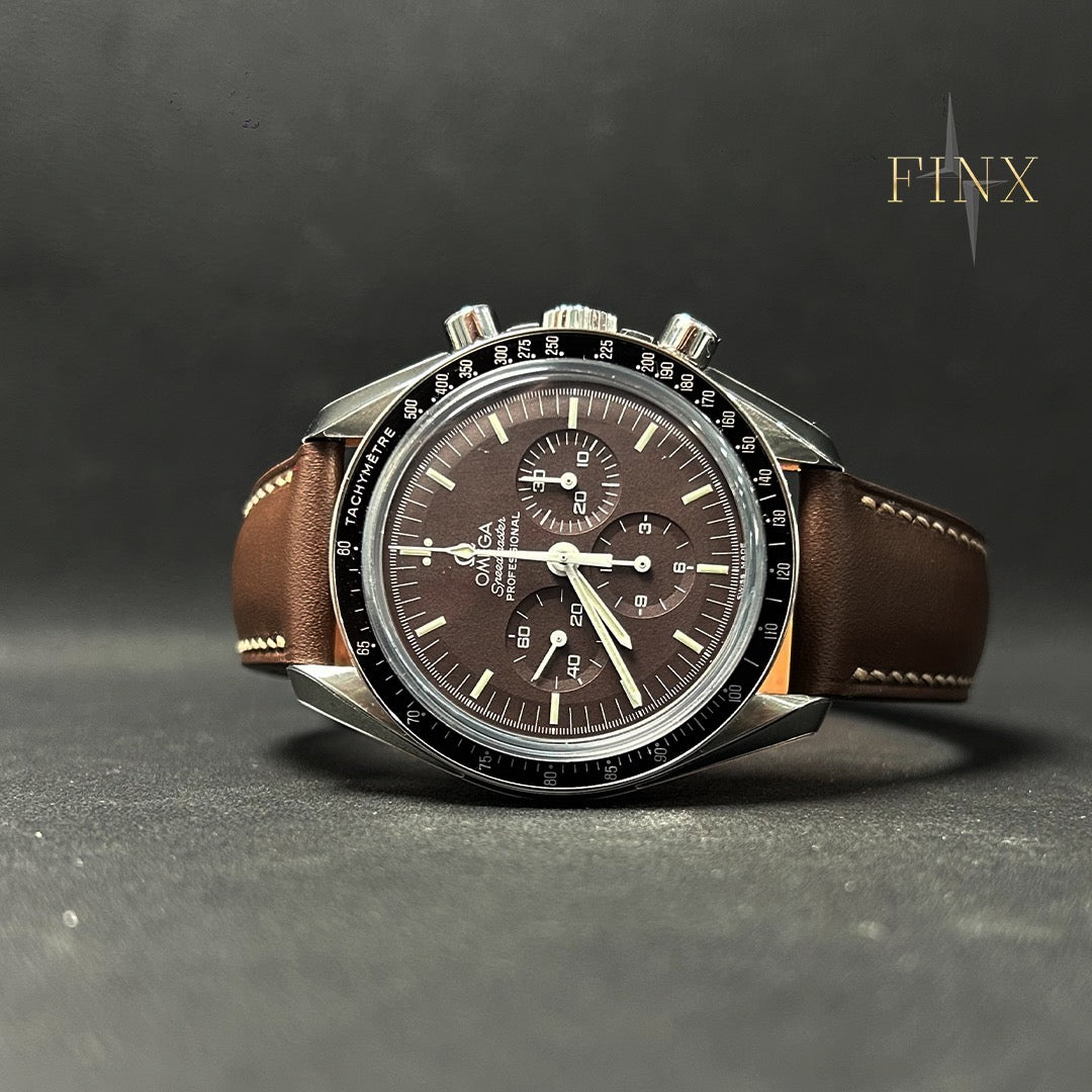 Omega Speedmaster Professional 311.32.42.30.13.001 front dial view with protection film