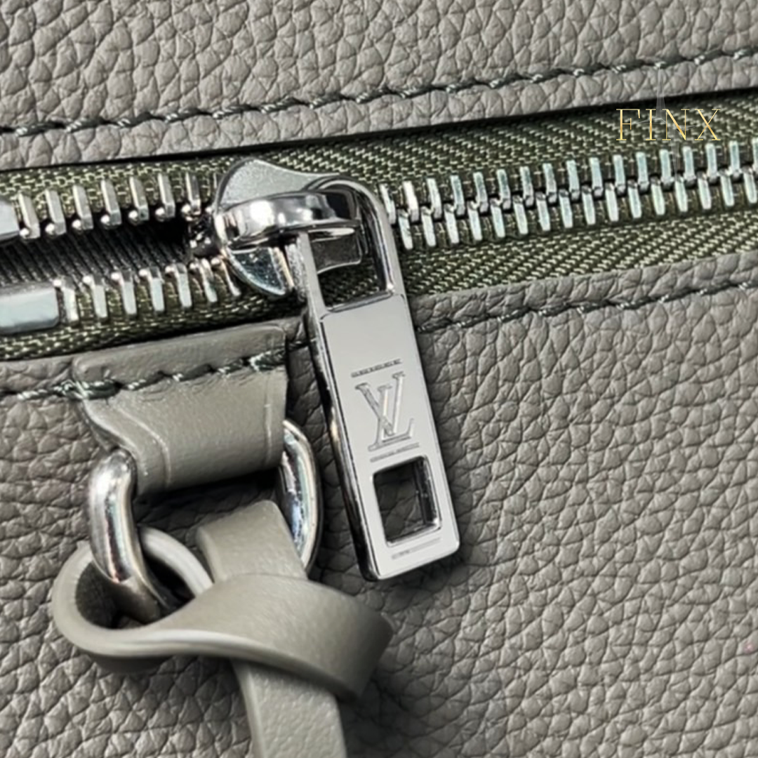 Louis Vuitton Takeoff Pouch Protective Kit